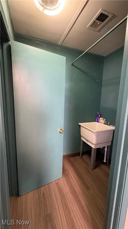 Chamberlins Western - Commercial Sale