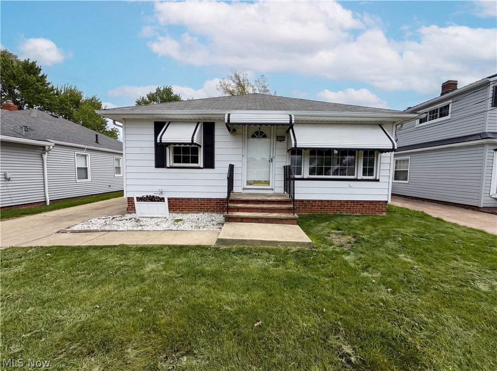 Photo of 32222 Densmore Road, Willowick, OH 44095 (MLS # 5206982)