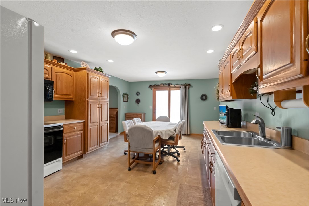 852 Stone Creek Boulevard, Ashland, Ohio image 24