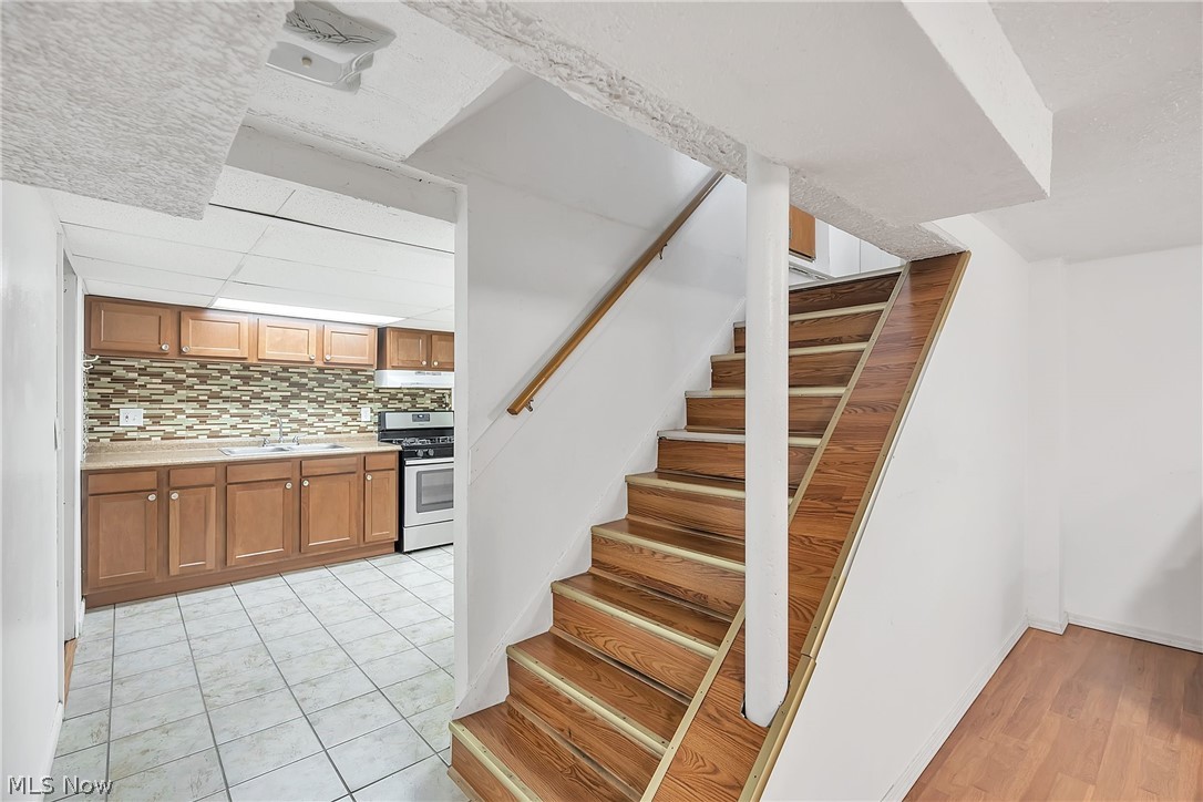 Lyndhurst Manor - Residential