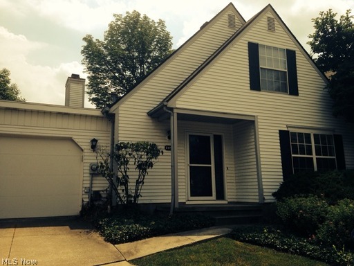Spectacular 2 bedroom open floor plan condo for rent in Twinsburg. Back deck off family room, open and updated eat in kitchen with all the amenities. Updated bathroom with garden tub. Large bedrooms with excellent closet space! Bright and sunny, this unit shouldnt be missed! 24 hour notice to view