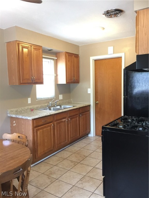 Wyles Brothers Bldg Cos Kemp - Residential Lease