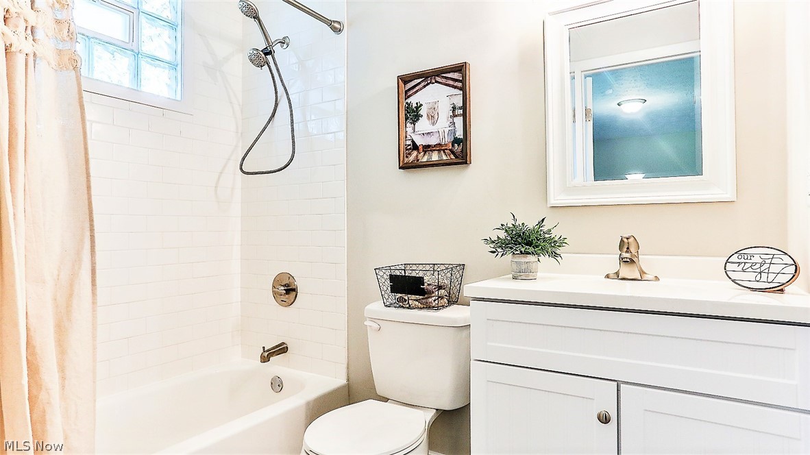 Broken Fence Estate #4 - Residential