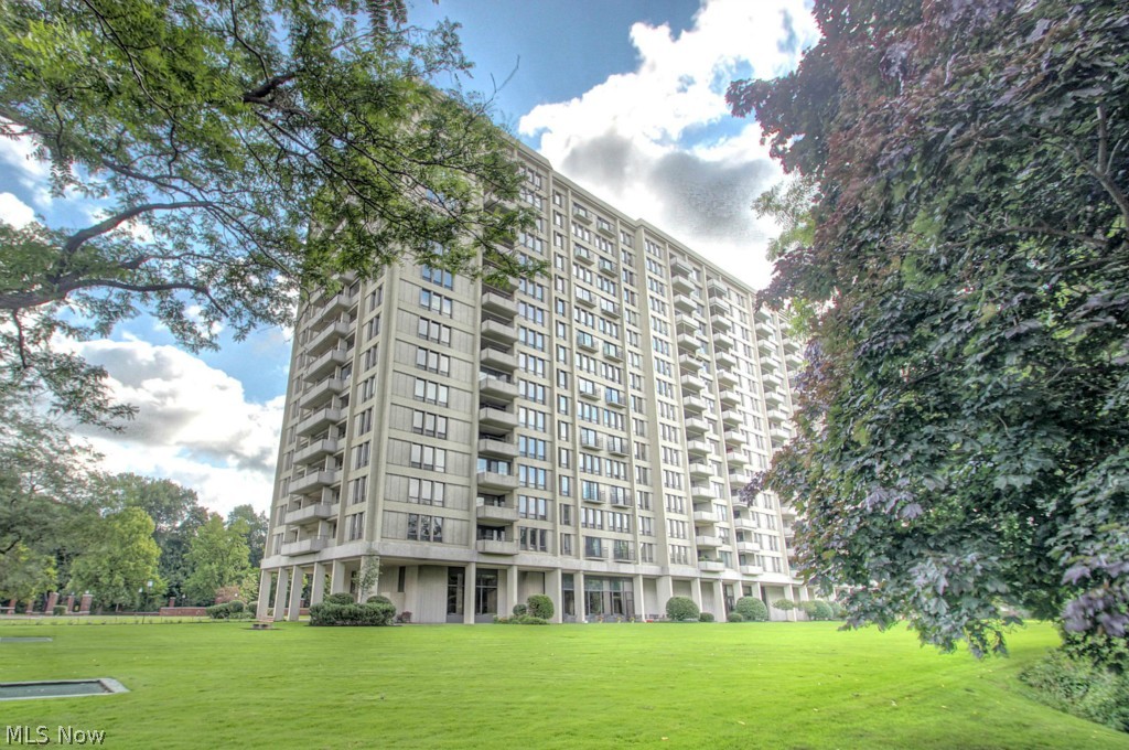 One Bratenahl Place Condo - Residential