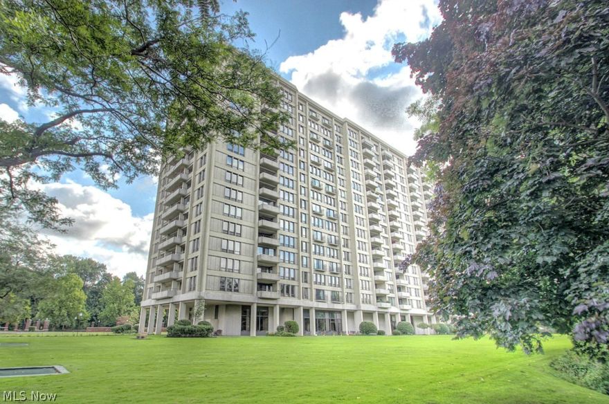 Thinking of downsizing? Hassel-Free living sound good to you? Here is your opportunity! The grounds at Bratenahl Place are truly remarkable with unlimited amenities! Take a stroll along the walking path & enjoy the protected green space around you, basically like living in your own nature preserve! The 
building features a newly remodeled Entrance, Lobby & Penthouse Party rm w/full kitchen for entertaining. The design of the building is 
distinctive & elegant, & features spectacular views of Cleveland and Lake Erie. The property offers concierge services, a well-equipped 
gym facility, on-site salon and full-service spa, a spectacular reception room, 2 laundry rooms & heated underground parking. Comfortable 
gathering places & hotel-style details make it easy to call Bratenahl Place home. Also featured on-site at One Bratenahl Place is the 
Americano, Original Great Lakes Bistro, an award-winning, Cleveland restaurant which offers a unique & delicious menu based on fresh, 
natural ingredients.