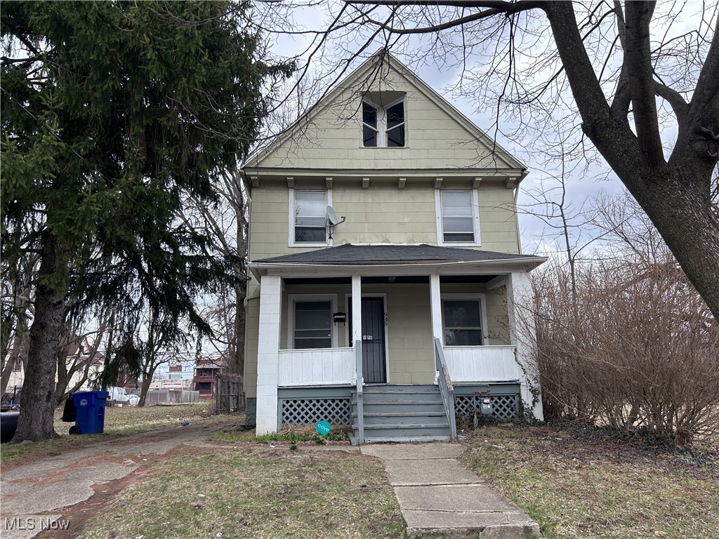 This solid 3-bedroom, 1.5-bathroom home offers strong rental potential and is perfect for investors looking to expand their portfolio. Located in a growing neighborhood with easy access to local amenities, schools, and public transportation, this property features a spacious layout, a partially updated kitchen, and a generous backyard. With minor updates, this home can quickly generate consistent cash flow. Whether you're a seasoned investor or just getting started, this is a smart addition with plenty of upside. Don't miss out—schedule a showing today!