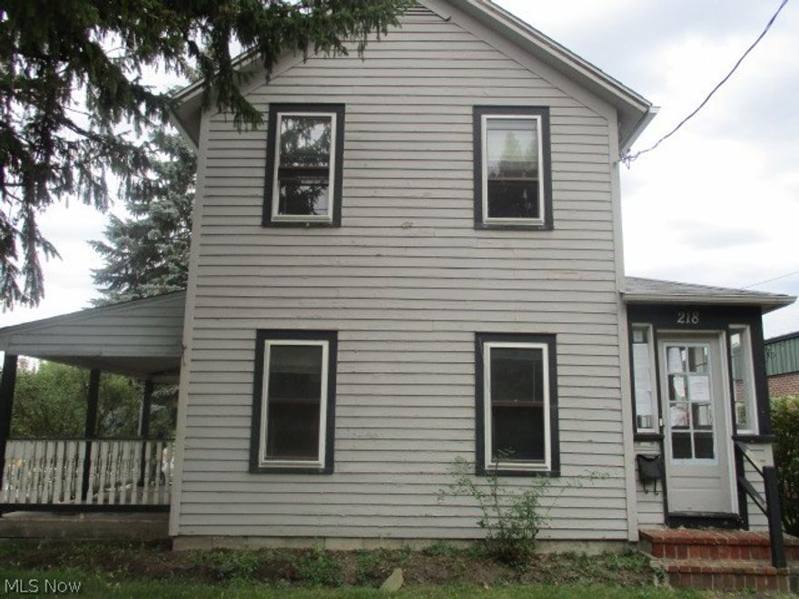 Welcome home to 218 E. Smith in Medina Ohio. This large century home has so much to offer it just needs your finishing touches. Walk into the large living with built in book cases which will lead you into the formal dinning room. The spacious kitchen offers an eat in area and entrance to the back deck. The first floor also offers an additional bonus room that would make a great office or additional bedroom. The second level offers hardwood floors throughout and four bedrooms. This property is located close to the Medina Historic Square. Great Location!! Call today to set up your private tour.