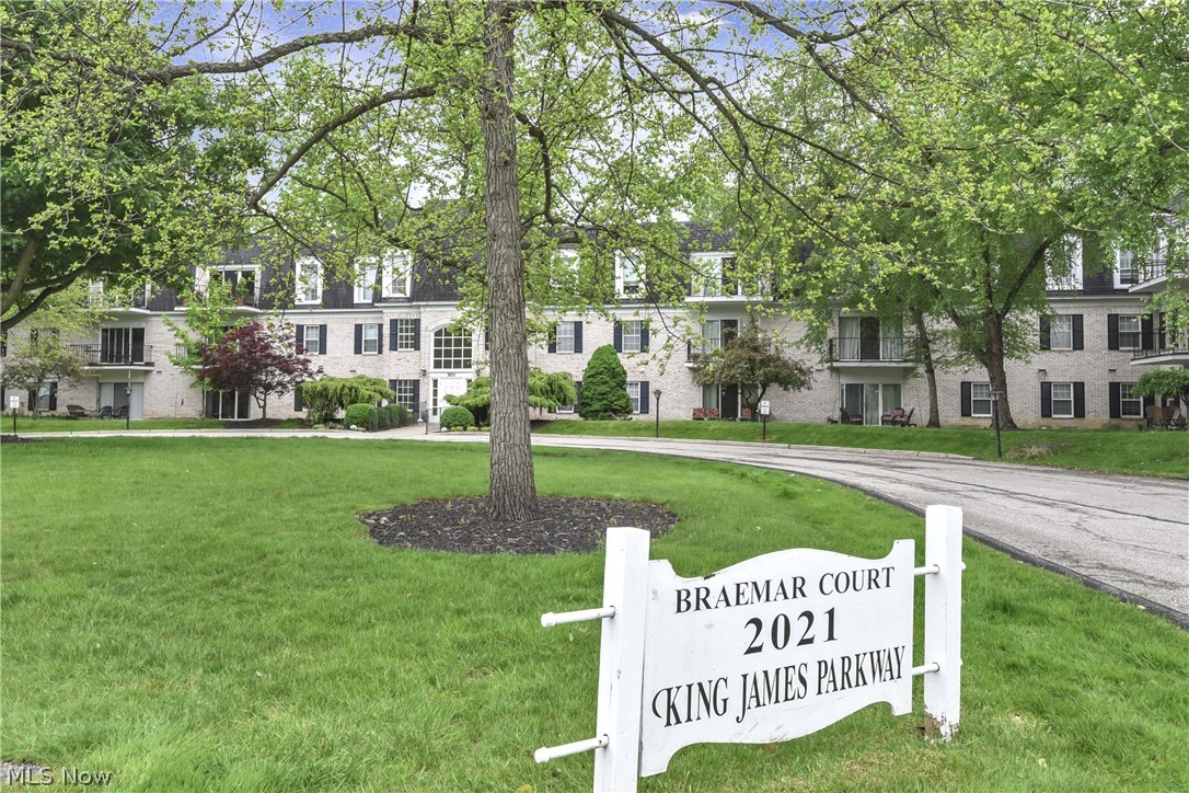 2021 King James Parkway 102