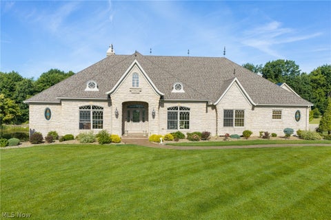 Photo of 7067 Akron Avenue NW, Canal Fulton, OH 44614 (MLS # 5239311)