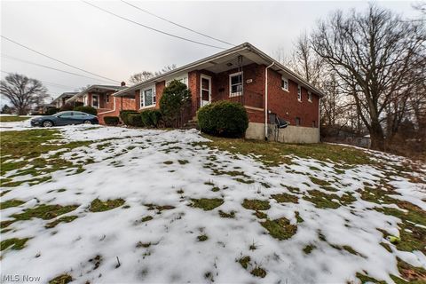 Tiny photo for 1062 Saxon Avenue, Akron, OH 44314 (MLS # 5185375)