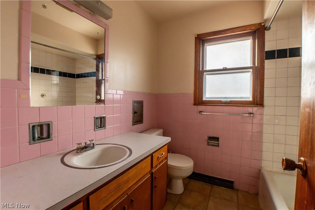 Summit Hill - Residential Income