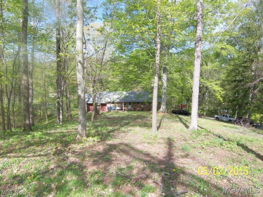 3.52 acres located just out of town in a park-like setting. Home features 3 bedrooms, 2 full baths, large country kitchen, very nice family room with wood burning fireplace & plenty of room for the kids to play.  Elem: Greenmont Elementary  Elem/Bus: Y  JrHigh: Jackson Jr. High School  JrHigh/Bus: Y  High: Parkersburg High  High/Bus: Y  Fire: VOL  Police: SHF  PossFreeGas: N  ;SQFT=Fin L1:1776, Fin Above:1776, Fin Total:1776, Unfin Bsmt:1392, Unfin Above:1392;GAR= 1 Car Built In