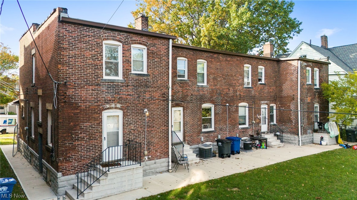 Hiram M & Charity B Townsends - Residential Income