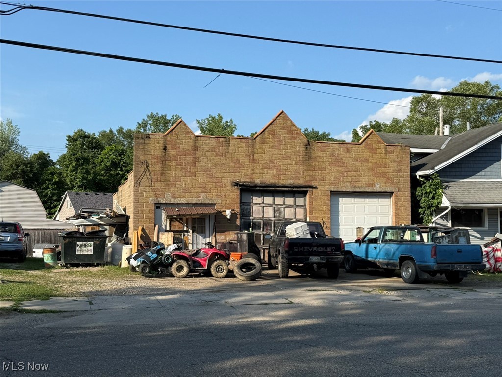 Uhrichsville - Commercial Sale