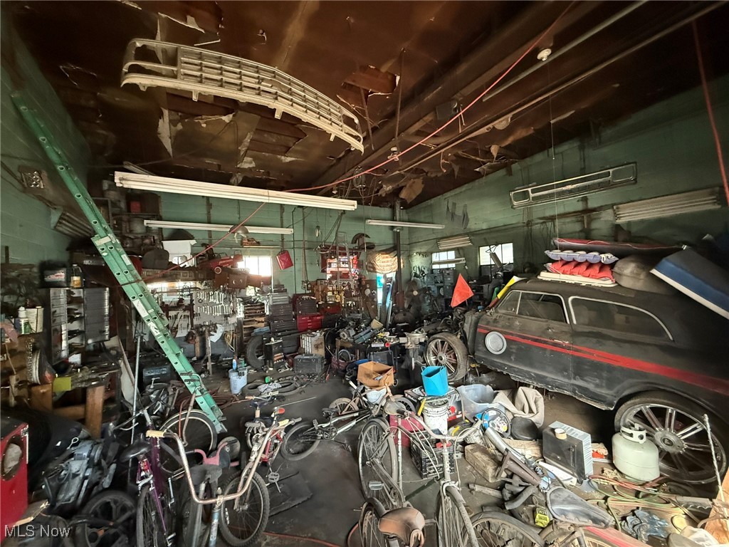 Uhrichsville - Commercial Sale