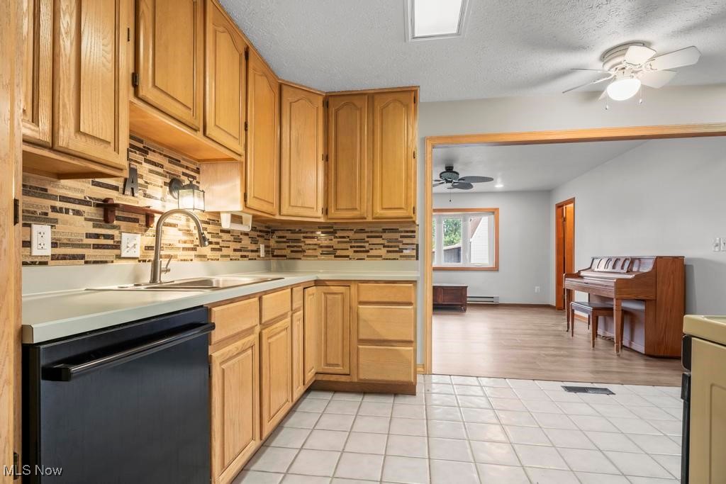 Vermilion, Ohio 44089, United States, 3 Bedrooms Bedrooms, ,1 BathroomBathrooms,Residential,Active,225405