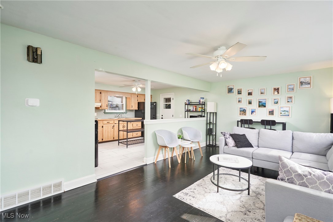 6240 Hollydale Avenue, Canton, Ohio image 4