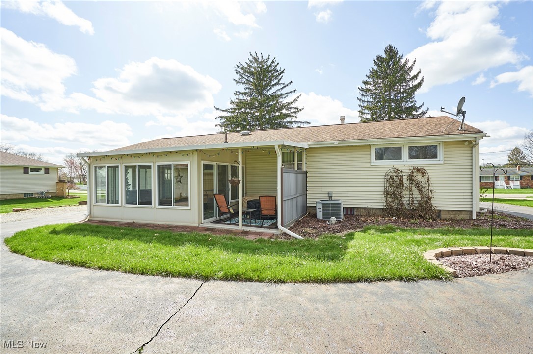 6240 Hollydale Avenue, Canton, Ohio image 19