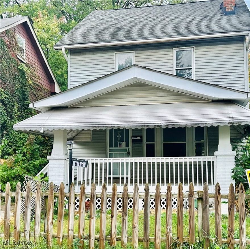 Lovely and affordable and updated 3 bedroom colonial.  Beautiful serene decor with luxury vinyl tile flooring throughout. White kitchen cabinetry with gorgeous countertops.  Marble tiled surround in the bathroom. Newer carpet in all bedrooms.  Spacious 3rd bedroom on third level.  Contemporary ceiling fans and light fixtures throughout. Glass block windows and security doors.  Newer furnace, hot water tank and updated electrical.  Fenced in yard and ample space for entertaining.

No seller financing, contract assignments and no wholesalers.