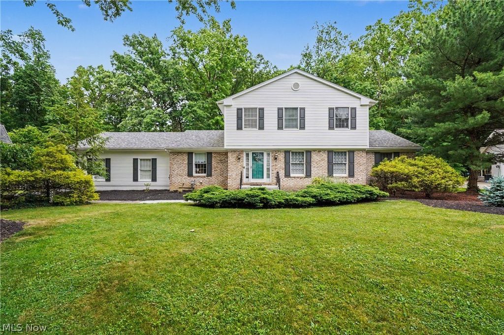 Photo of 553 N Briarcliff Drive, Canfield, OH 44406 (MLS # 5218244)