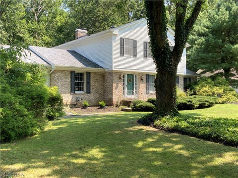 Homes For Sale - 553 N Briarcliff Drive<br/> Canfield, OH 44406