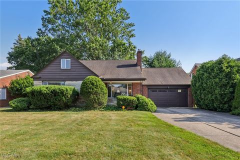 21941 Robinhood Avenue, Fairview Park, OH 44126 - #: 5139011