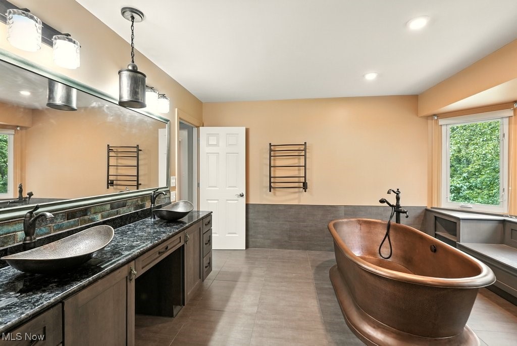 Sanctuary/Bath - Residential