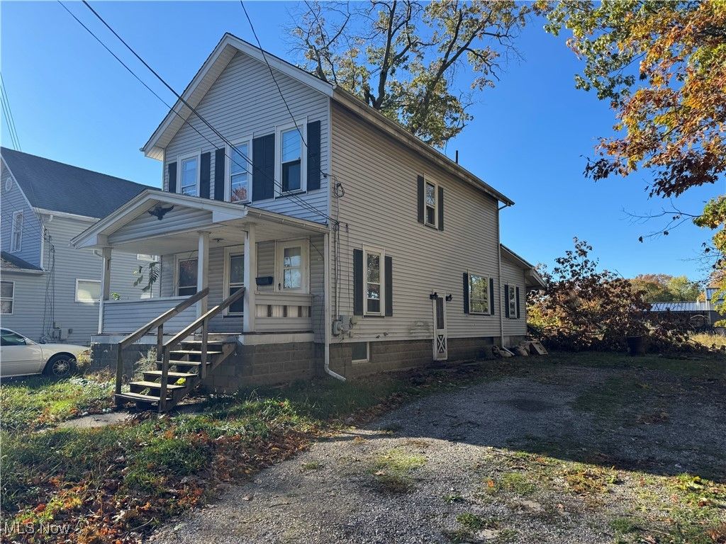 Photo of 3319 Superior Avenue, Ashtabula, OH 44004 (MLS # 5167828)