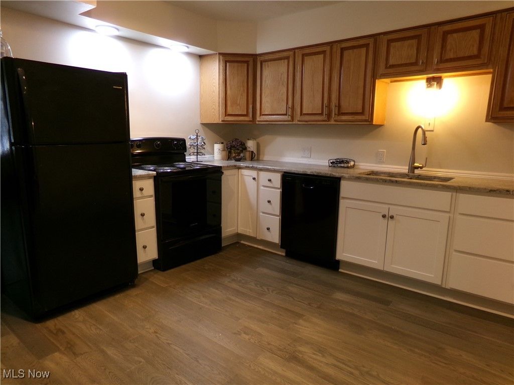 Photo of 1331 E 28th Street, Ashtabula, OH 44004 (MLS # 5183684)