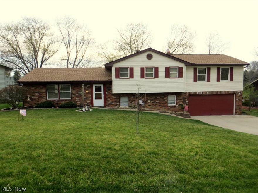 Big and Beautiful! This home is located on the golf course of Forest Hills. 5 bedrooms and 3 full baths. Lovely kitchen with eating space, formal dining room, and living room on main level. LL offers a family room with new built in shelving and gas fireplace, laundry,bedroom and full bath. The master bedroom on the upper level is enormous and has a large walk in closet. A second bedroom has a private bath. Ceiling cans in most rooms. Roof new in 2012. Shed and playhouse stay with Buyer.