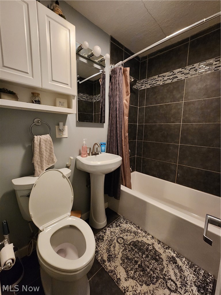 Oakview Manor - Residential