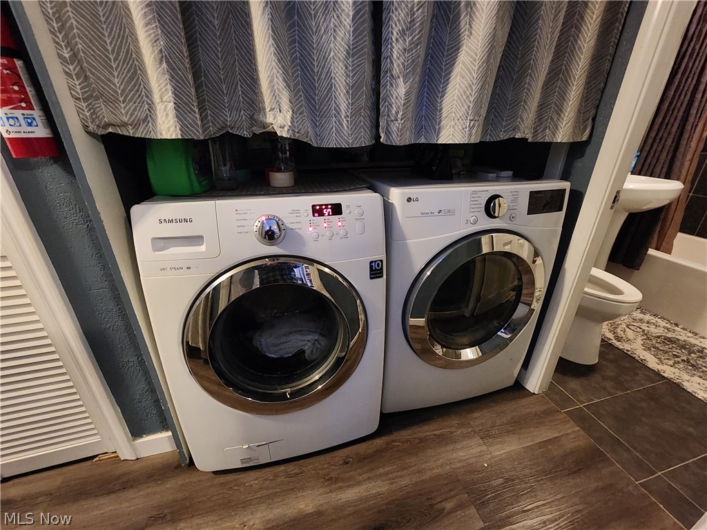 Oakview Manor - Residential