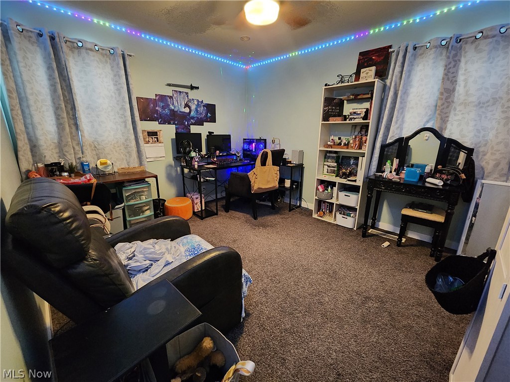 Oakview Manor - Residential