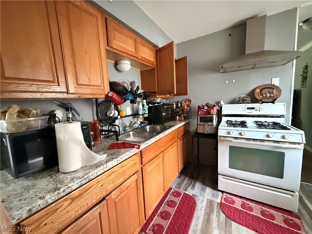 215 Dalepark Drive 1