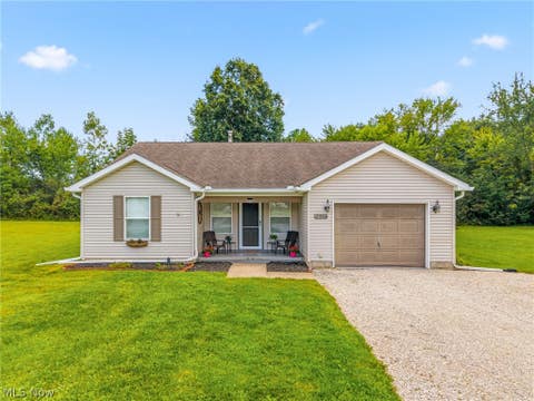 Homes For Sale - 11602 Jennings Road<br/> Alliance, OH 44601
