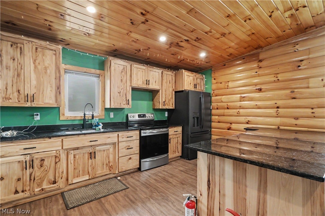 552 County Road 2575