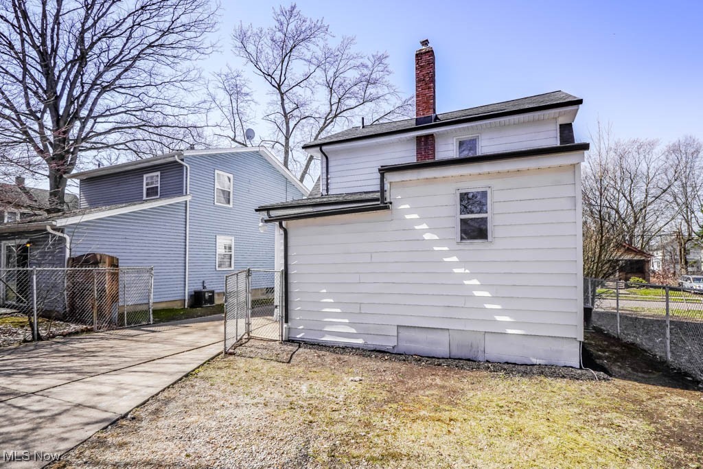 907 Mercer Avenue, Akron, Ohio image 32