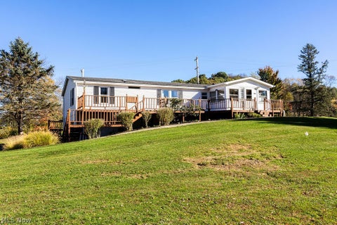 Tiny photo for 41295 Glasgow Road, Lisbon, OH 44432 (MLS # 5255892)