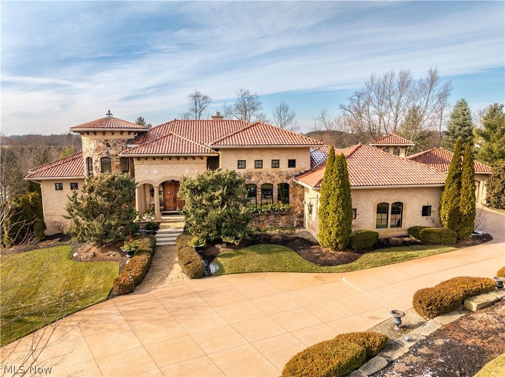 Photo of 4809 Lantern Hill Circle NW, Canton, OH 44718 (MLS # 5206419)