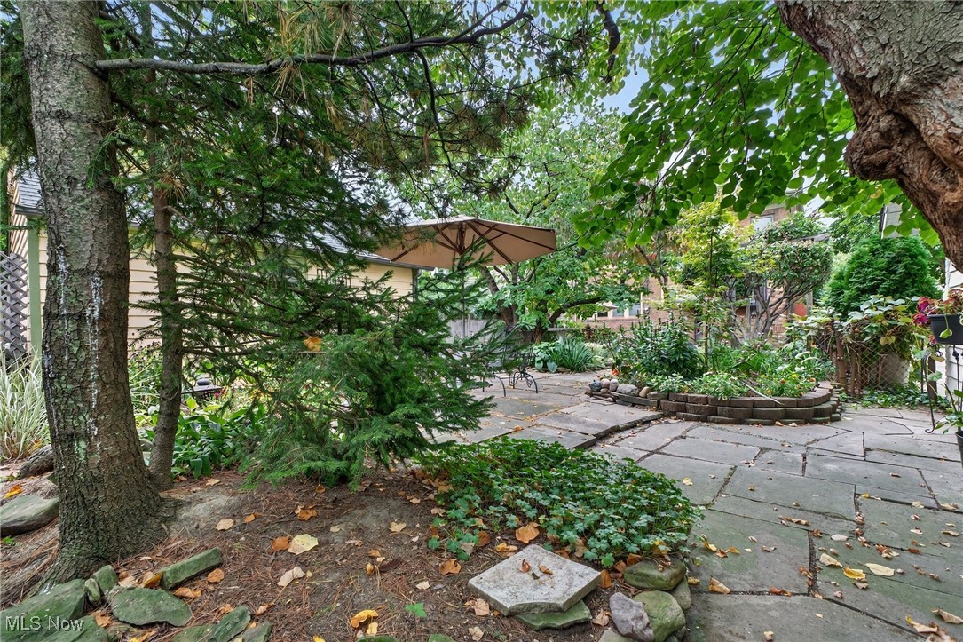 1077 Erie Cliff Drive