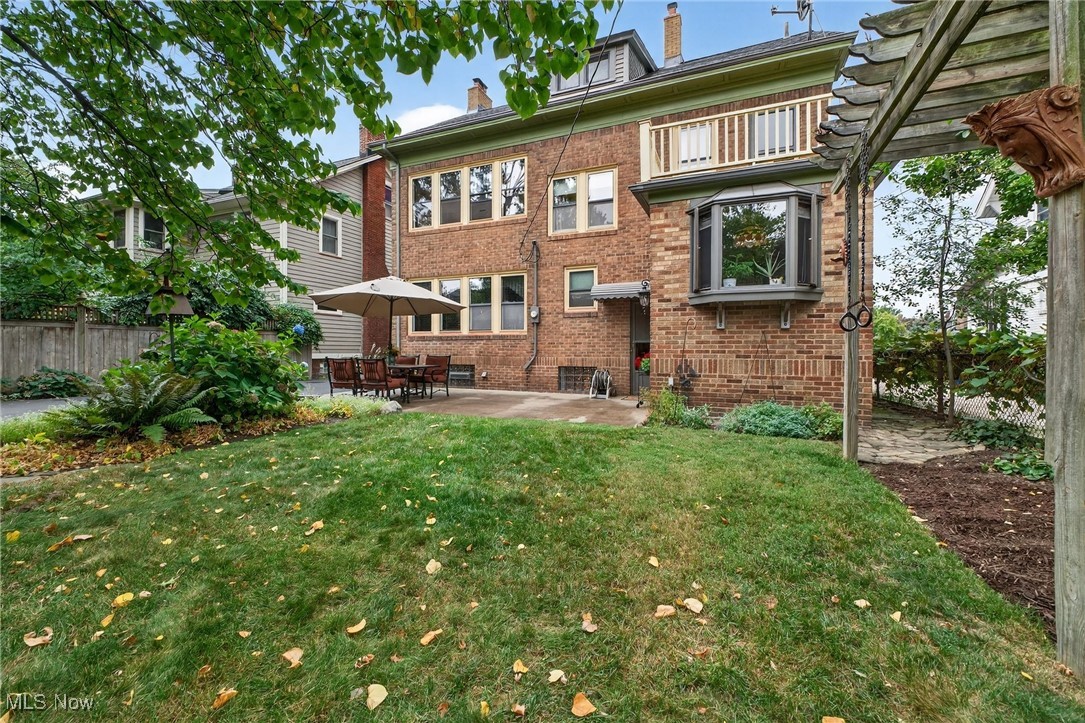 1077 Erie Cliff Drive