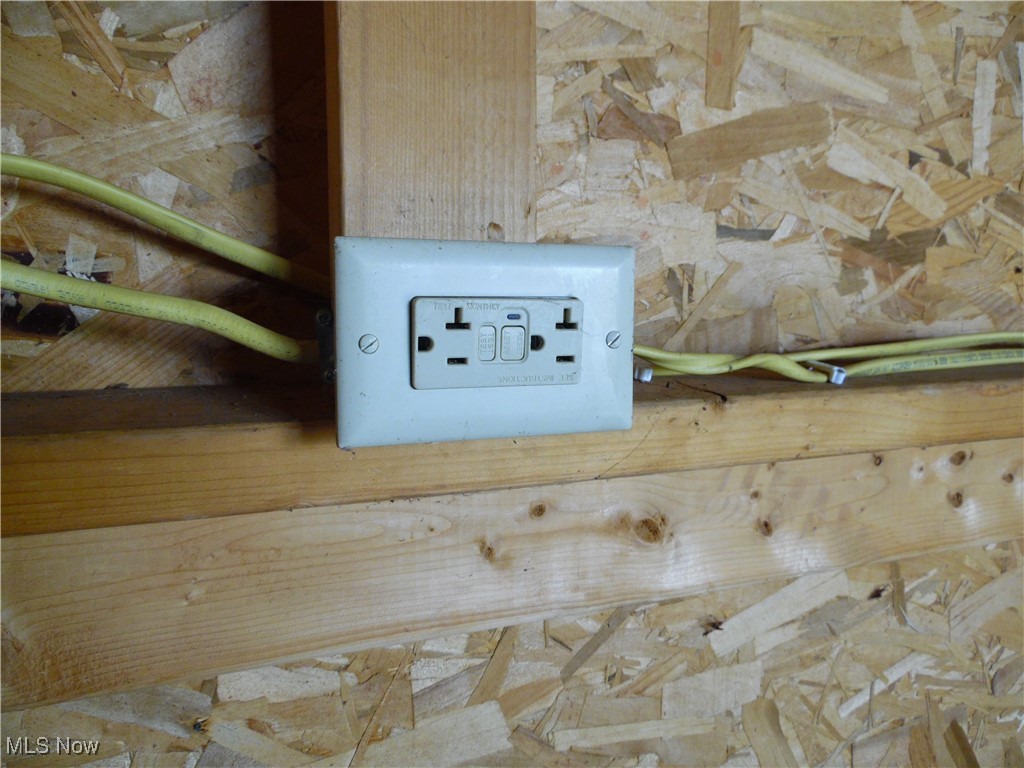 Riley Druse Add - Land