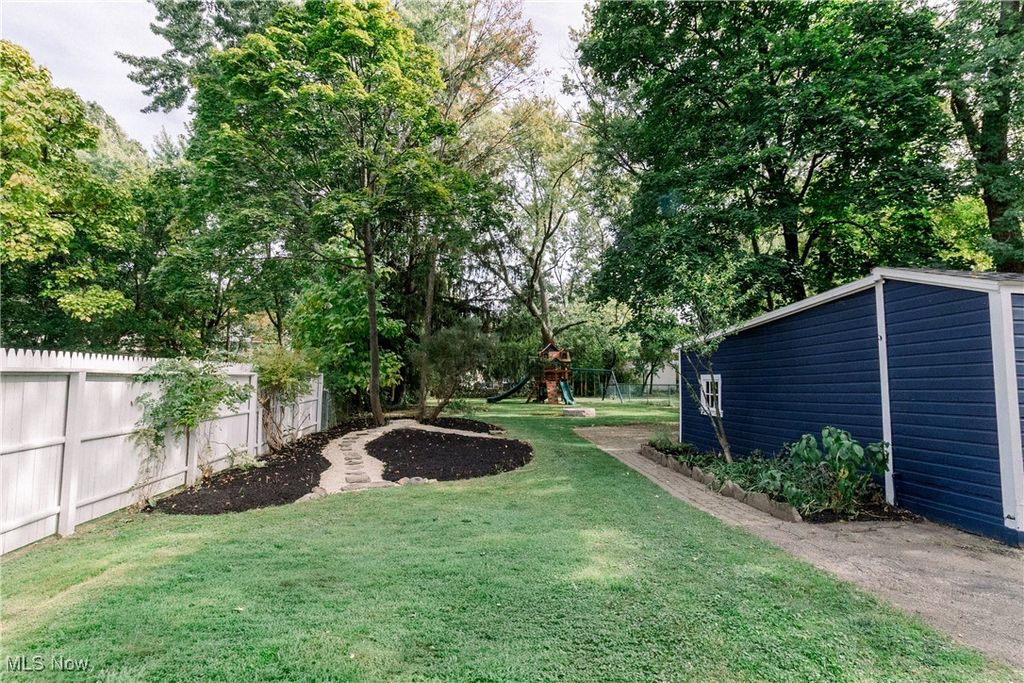 Photo of 2653 Kingston Road, Cleveland Heights, OH 44118 (MLS # 5165878)