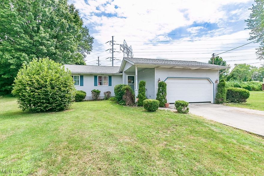 Welcome to this move-in ready ranch located on a nice quiet cul-de-sac that has lit sidewalks. It features vaulted ceilings with skylights, all appliances are included too! The large full basement has a full bath. The nice sized deck off the kitchen is a perfect place to enjoy the beautiful Indian Summer nights in NE Ohio. Schedule your private showing today!