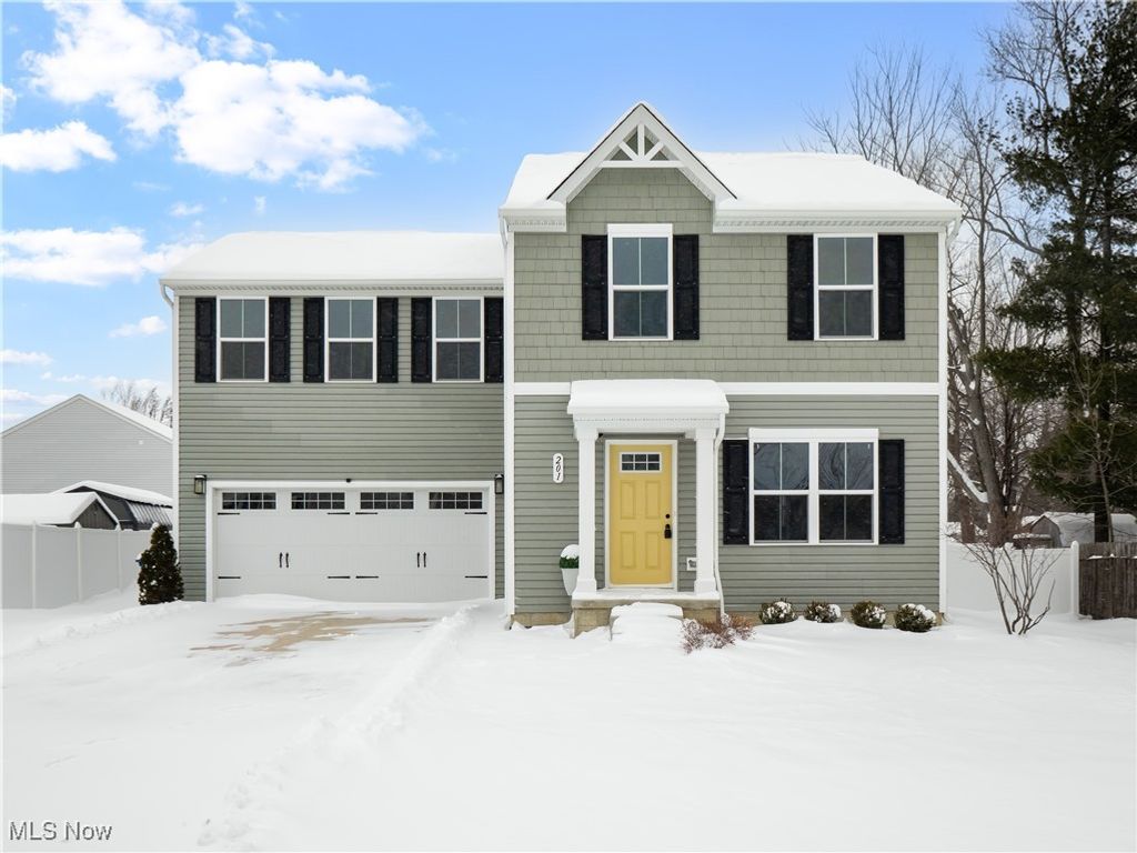 Photo of 201 Taft Drive, Eastlake, OH 44095 (MLS # 5184163)