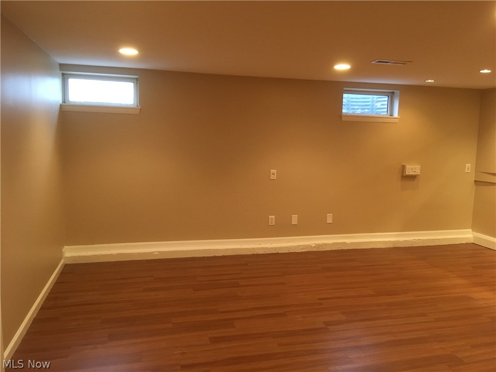 Willoughby Hills Village 03 - Residential