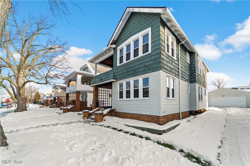 Photo of 2215 Northland Avenue, Lakewood, OH 44107 (MLS # 5176053)