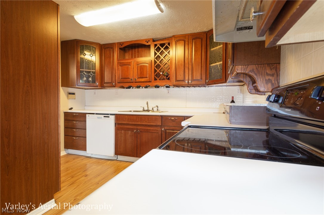 Oakview Manor - Residential