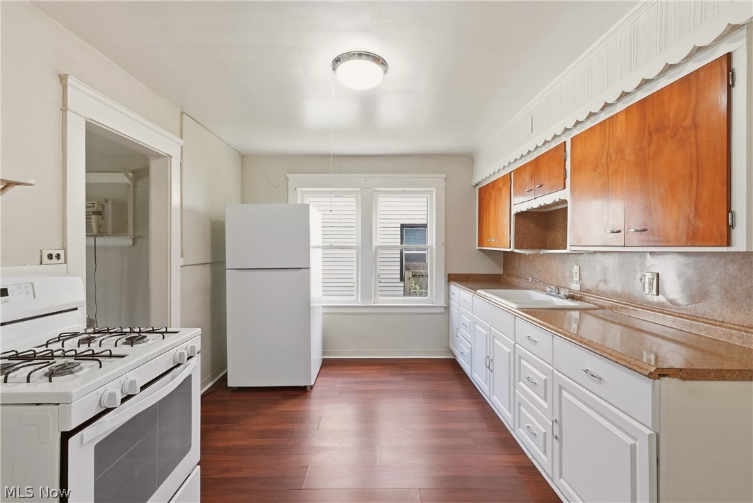 515 E 143rd Street Downstairs