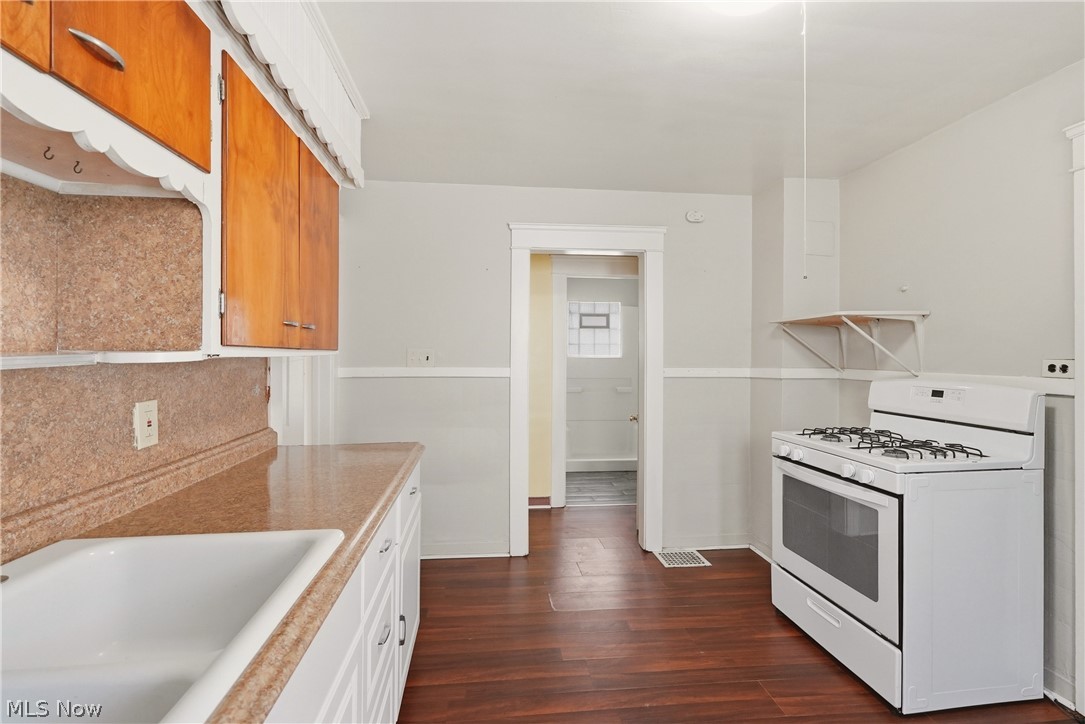 515 E 143rd Street Downstairs